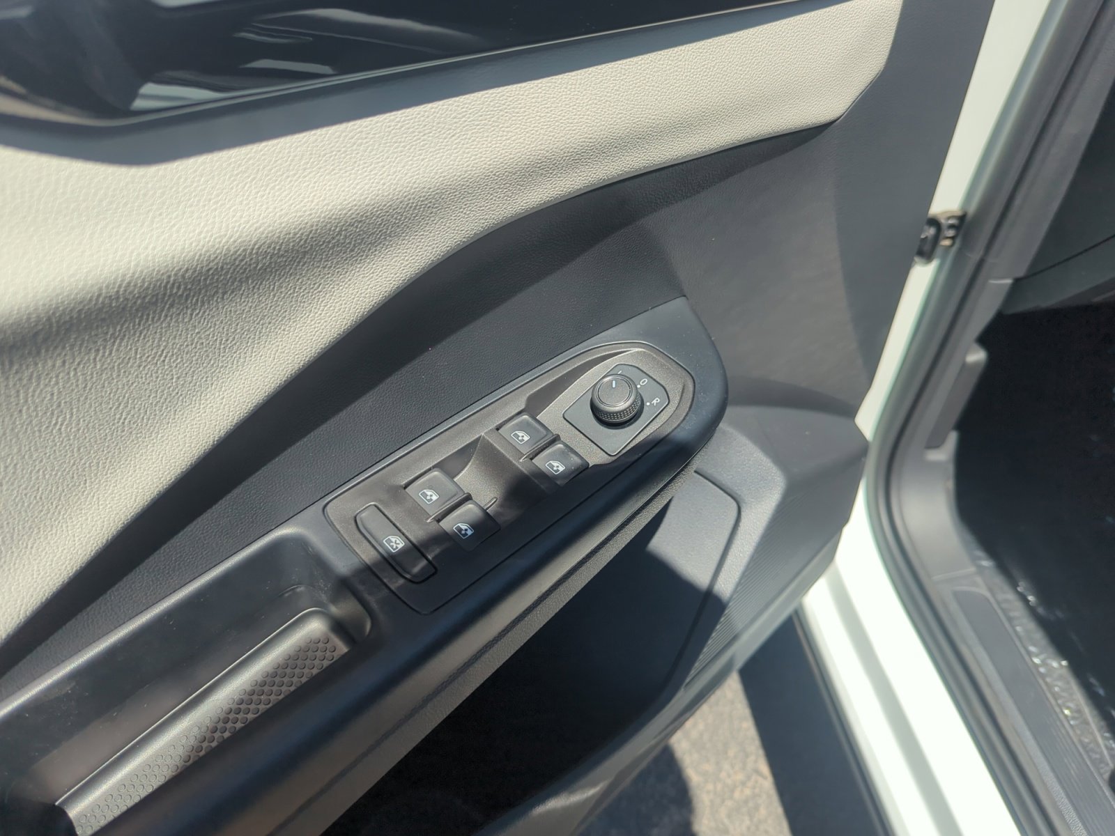 New 2025 Volkswagen Taos S image 13