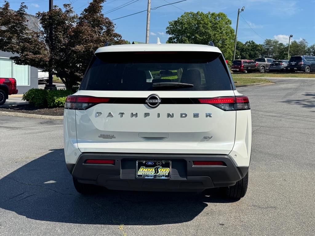 Certified 2024 Nissan Pathfinder SV FWD image 4