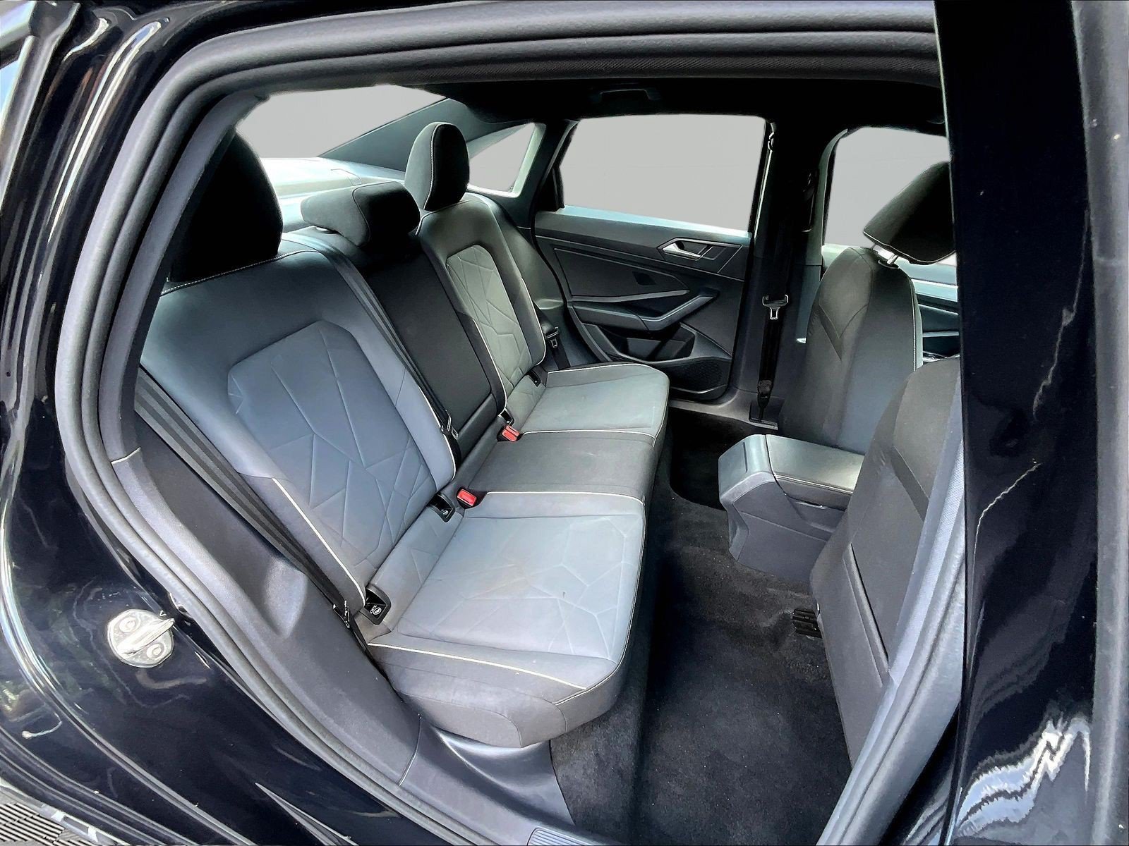 Used 2025 Volkswagen Jetta Sport FWD image 24