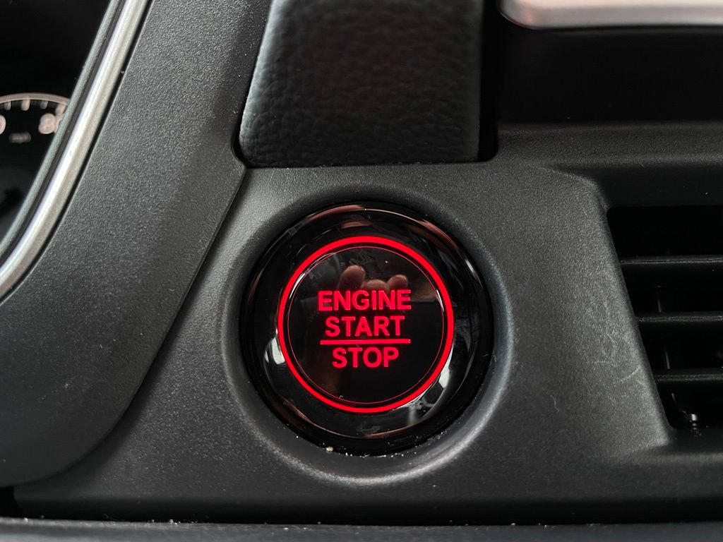 Certified 2025 Honda Pilot Touring image 21