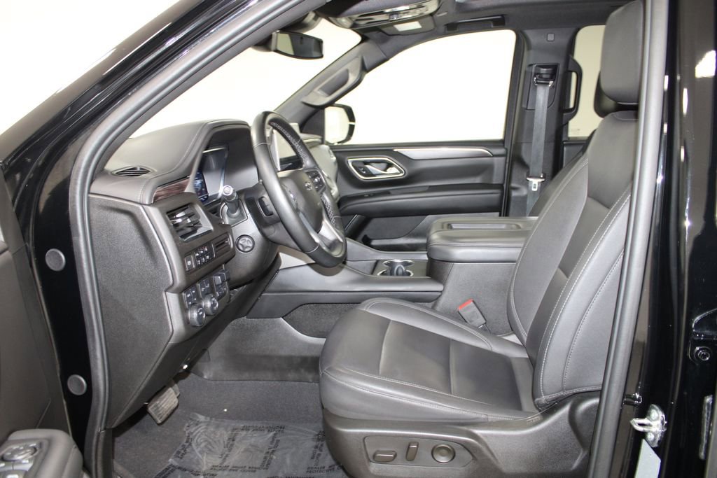 Used 2023 Chevrolet Suburban Z71 w/ Luxury Package image 24