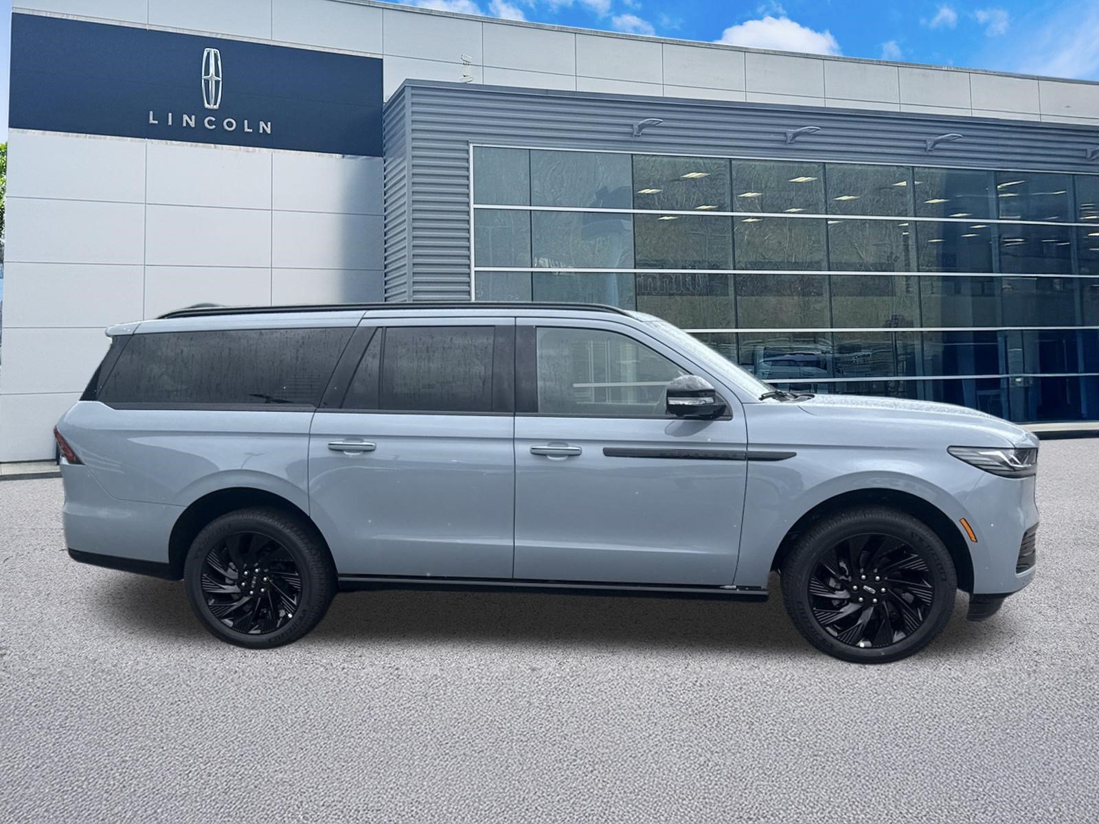 New 2027 Lincoln Navigator L Reserve w/ Jet Appearance Package AWD/4WD image 6