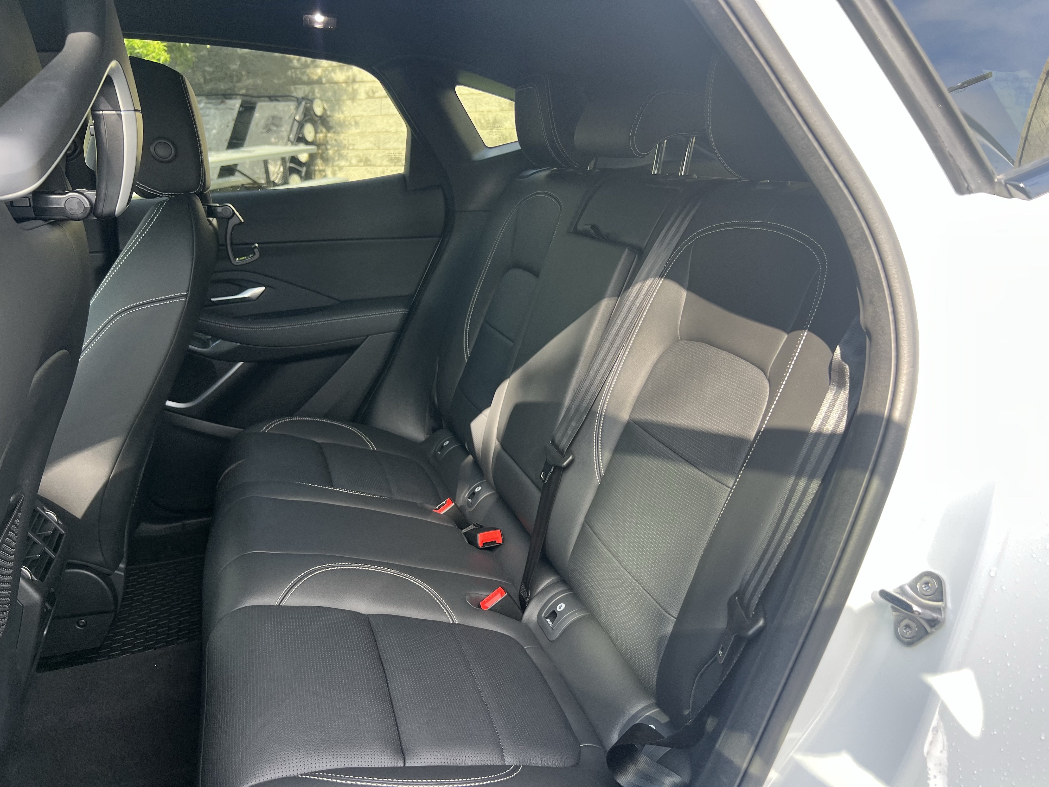 Used 2024 Jaguar E-PACE R-Dynamic SE AWD/4WD image 32