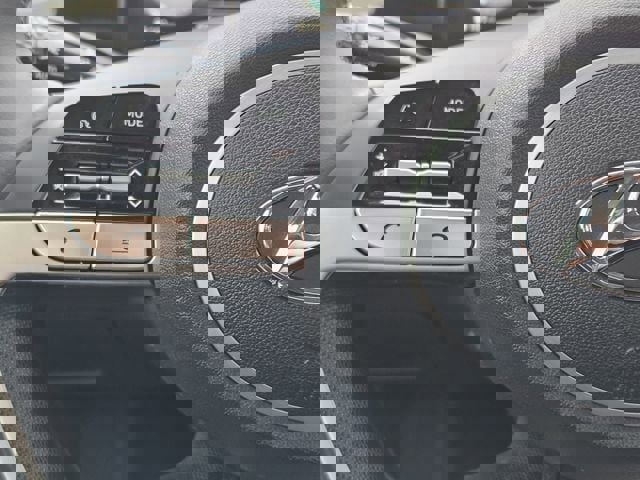 Used 2023 Hyundai Elantra SEL w/ Convenience Package image 27