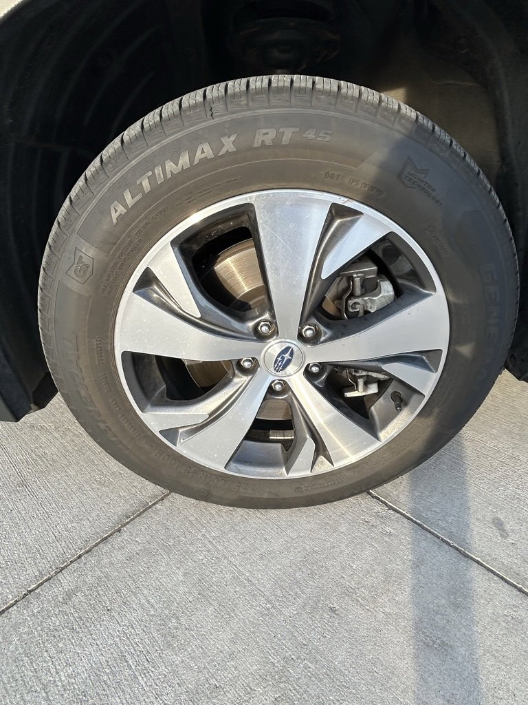 Used 2025 Subaru Ascent Premium image 6