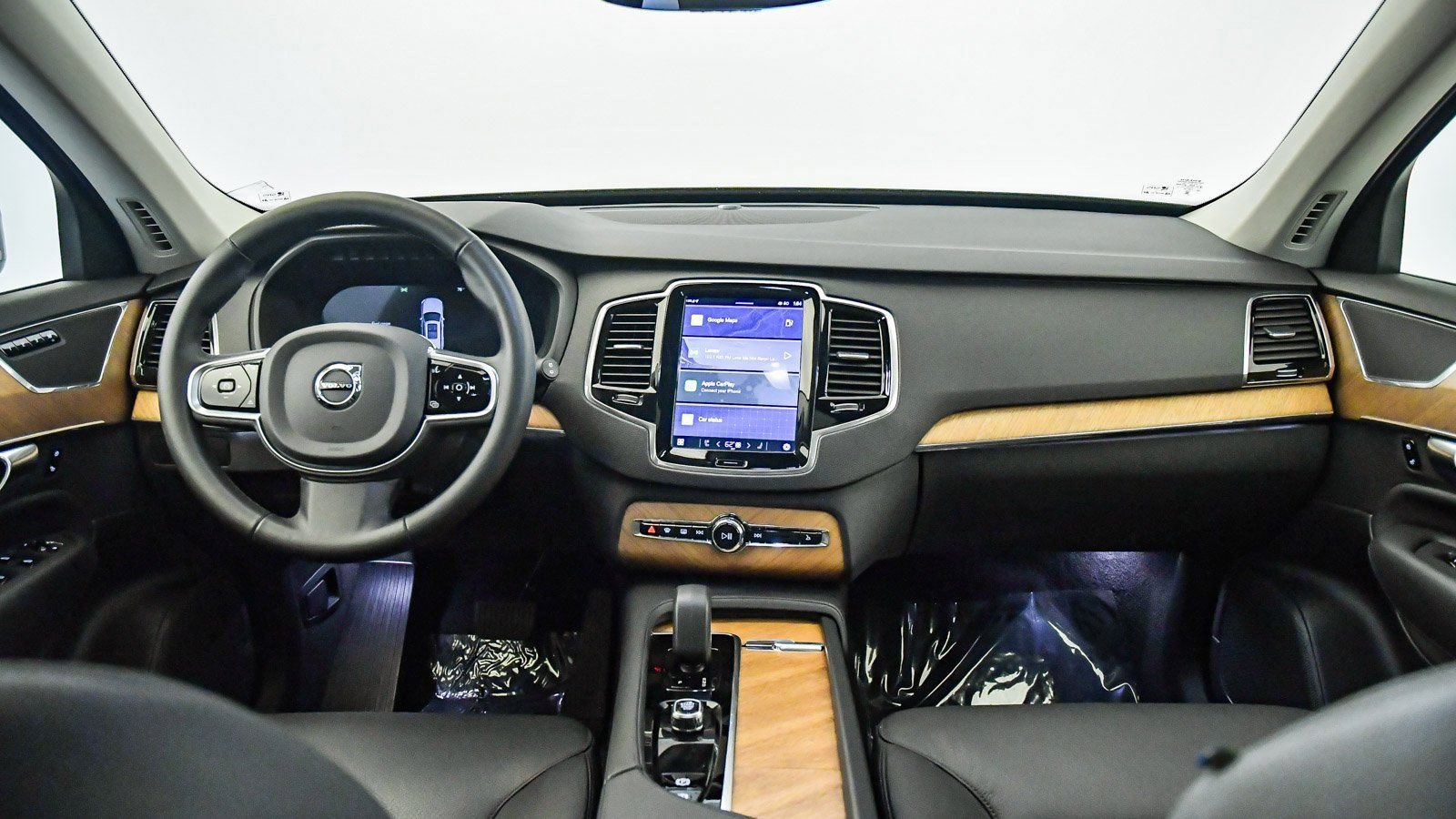 Used 2025 Volvo XC90 B6 Plus image 14