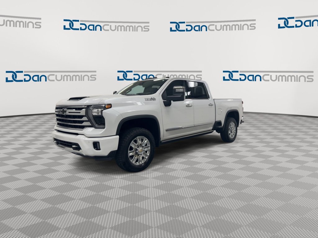 Used 2024 Chevrolet Silverado 2500 High Country w/ Technology Package AWD/4WD image 4