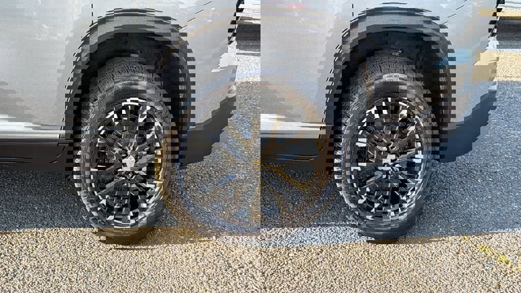 New 2026 Chevrolet Traverse LT w/ Sun and Wheel Package image 9