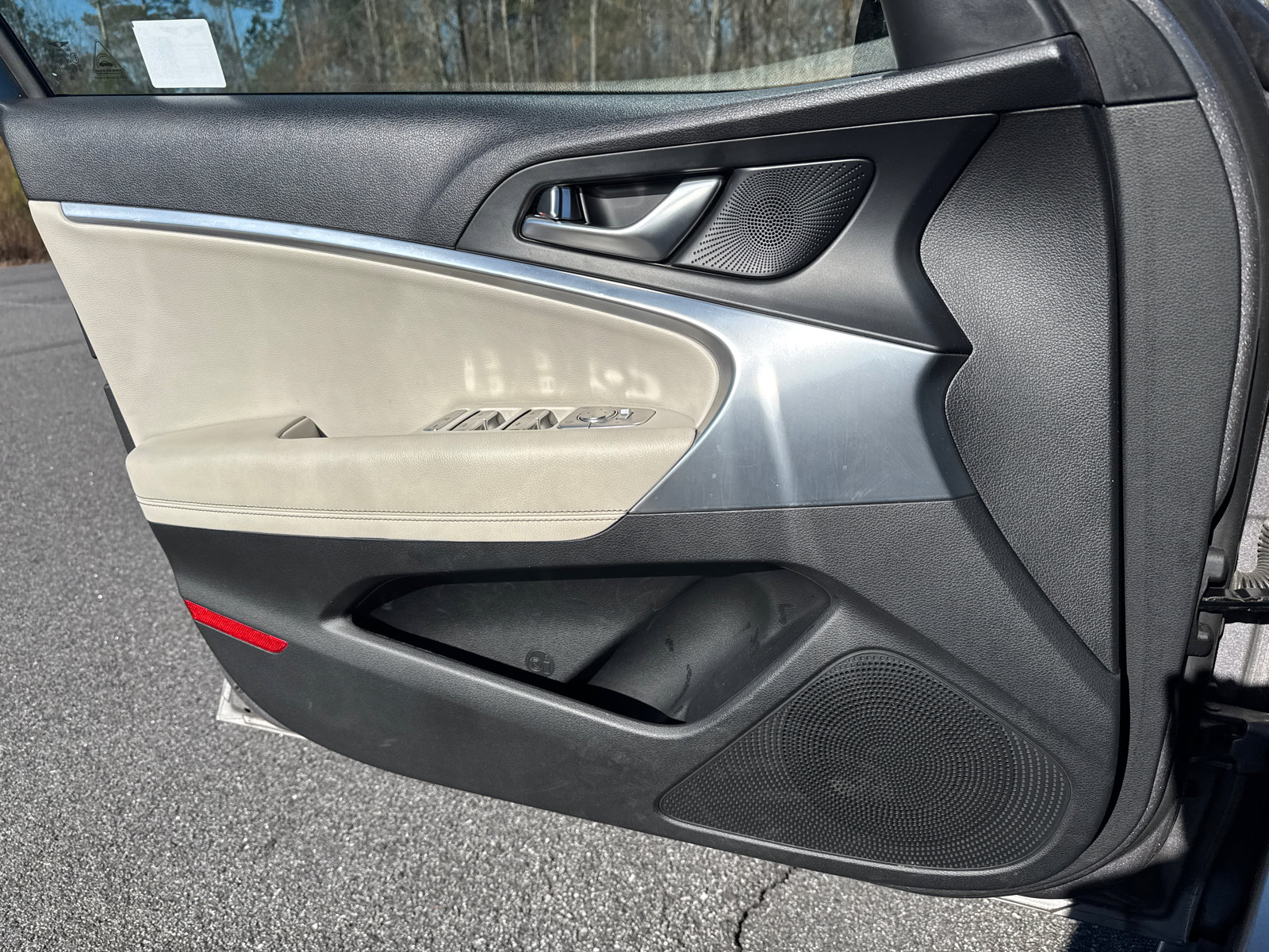 Used 2025 Genesis G70 2.5T image 10