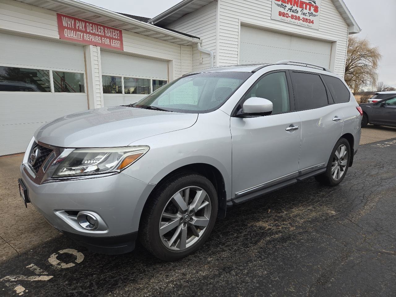 Used 2013 Nissan Pathfinder Platinum w/ Platinum Premium Pkg image 1