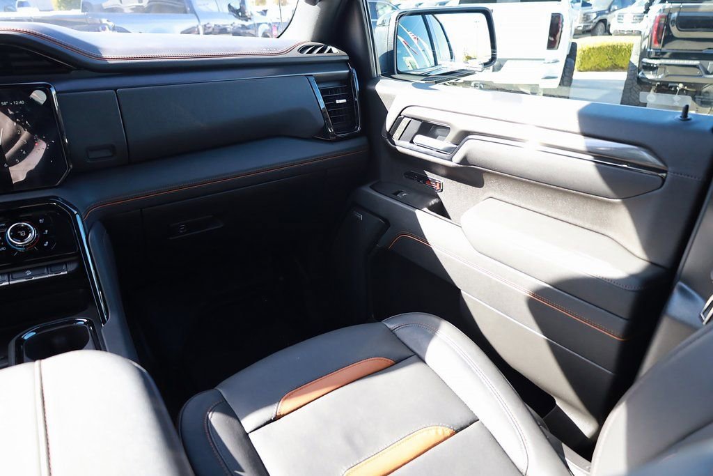 Used 2025 GMC Sierra 1500 AT4 w/ Technology Package image 21