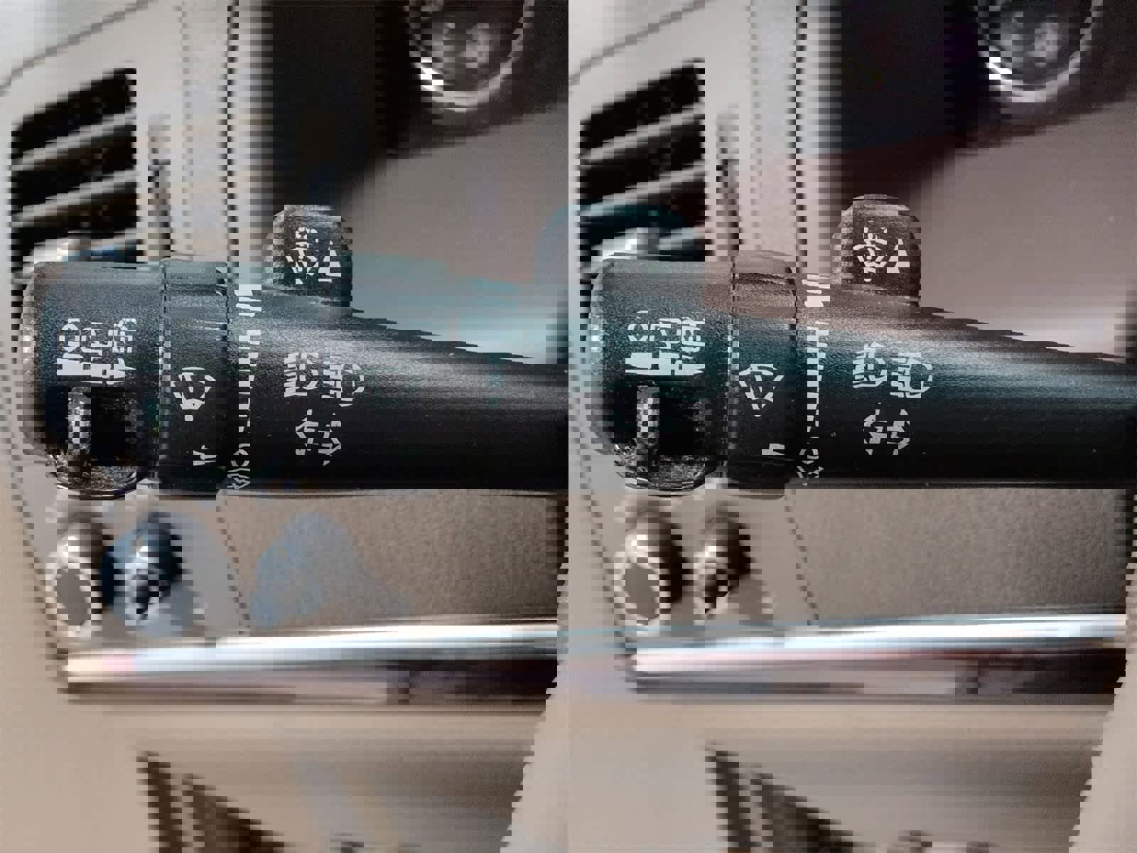 Used 2005 Buick Terraza CX image 25