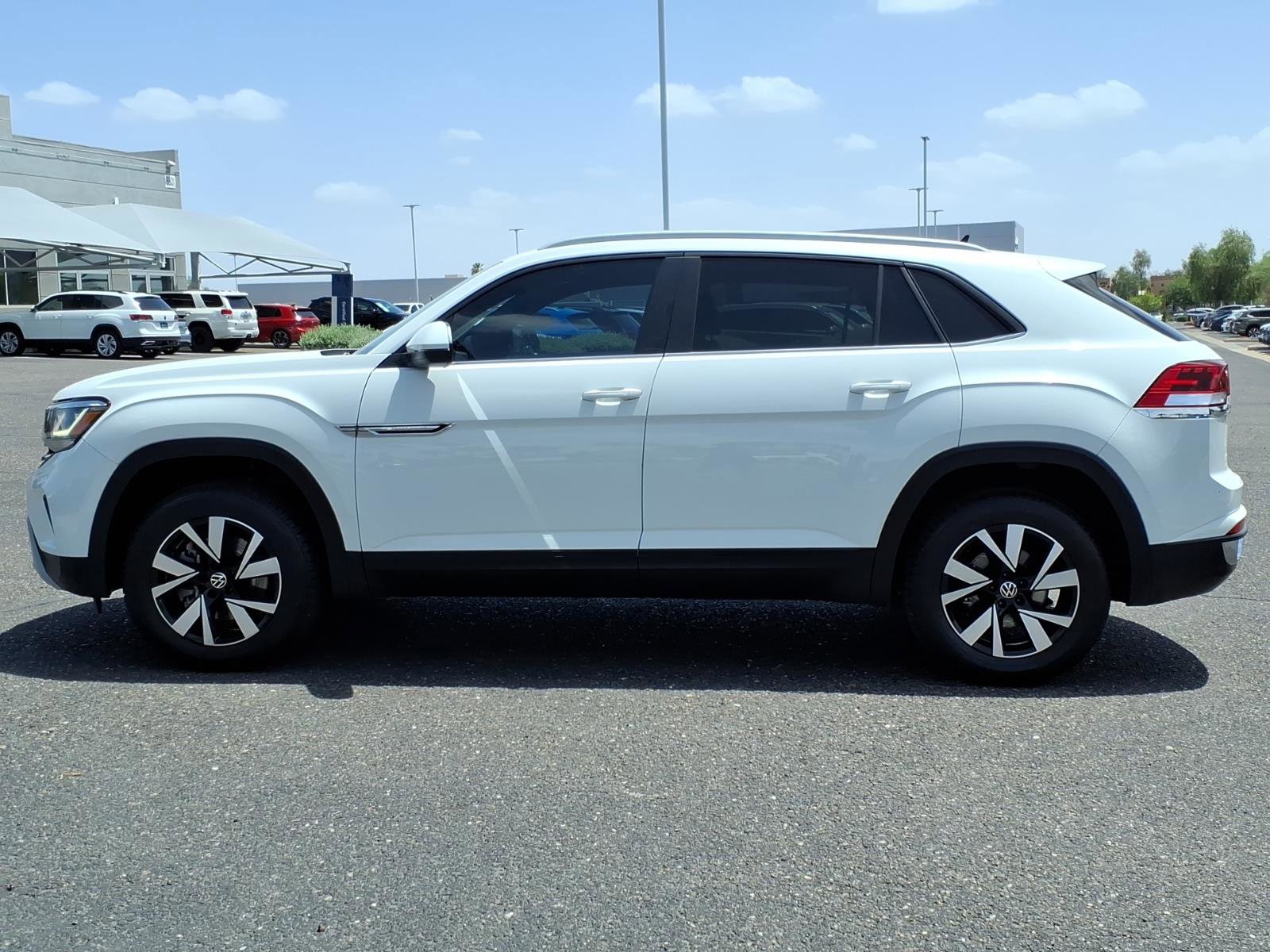 Certified 2021 Volkswagen Atlas Cross Sport SE FWD image 4