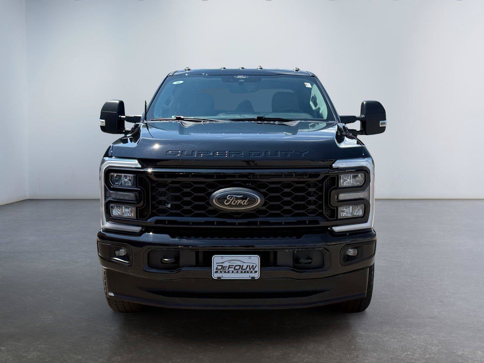 Used 2025 Ford F250 XLT w/ Black Appearance Package AWD/4WD image 8