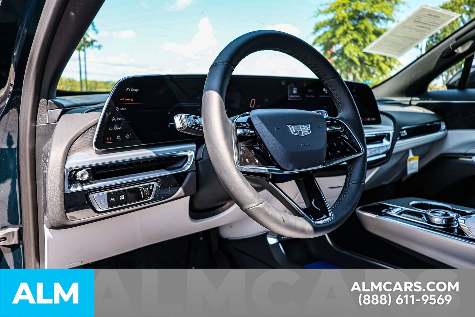 Used 2025 Cadillac Lyriq Luxury image 23