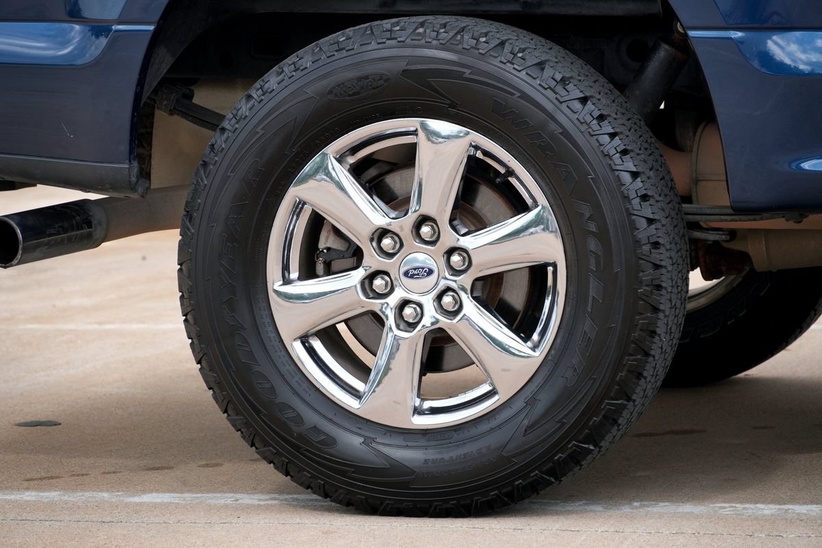 Used 2019 Ford F150 XLT w/ Equipment Group 302A Luxury AWD/4WD image 29