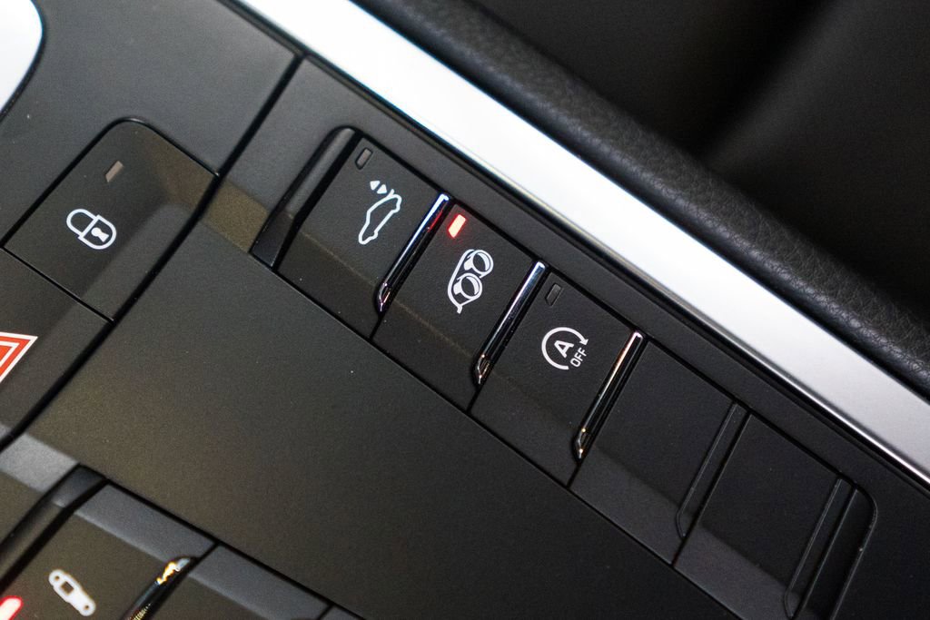 Certified 2018 Porsche 911 Carrera S RWD image 25