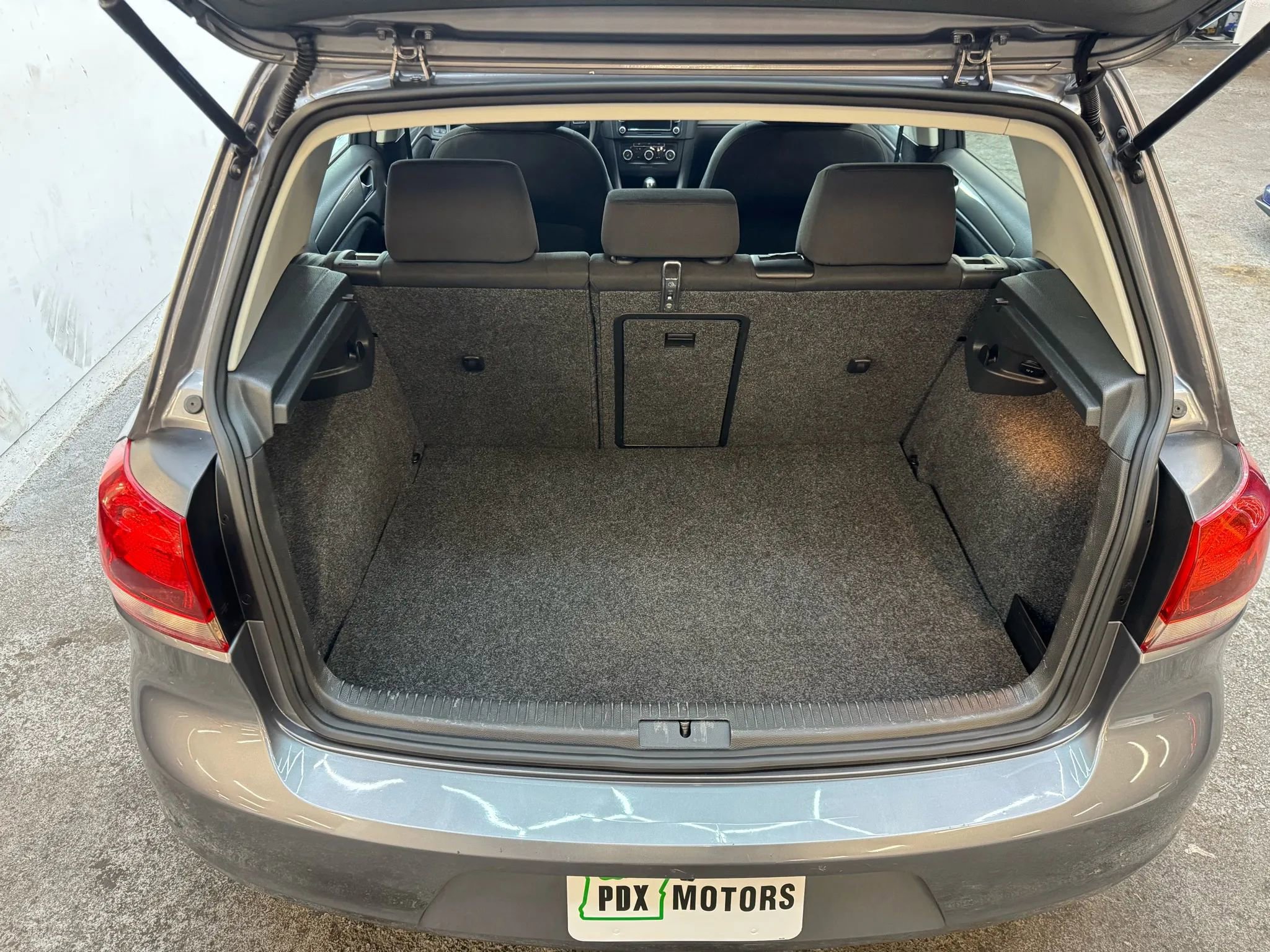 Used 2012 Volkswagen Golf TDI image 21