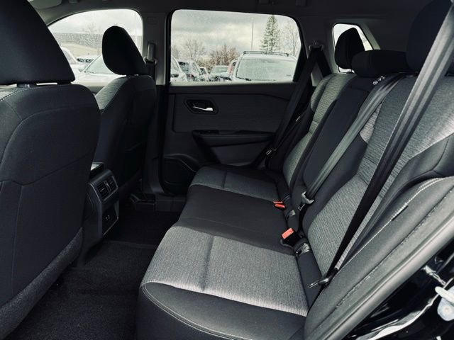 Used 2023 Nissan Rogue SV image 17