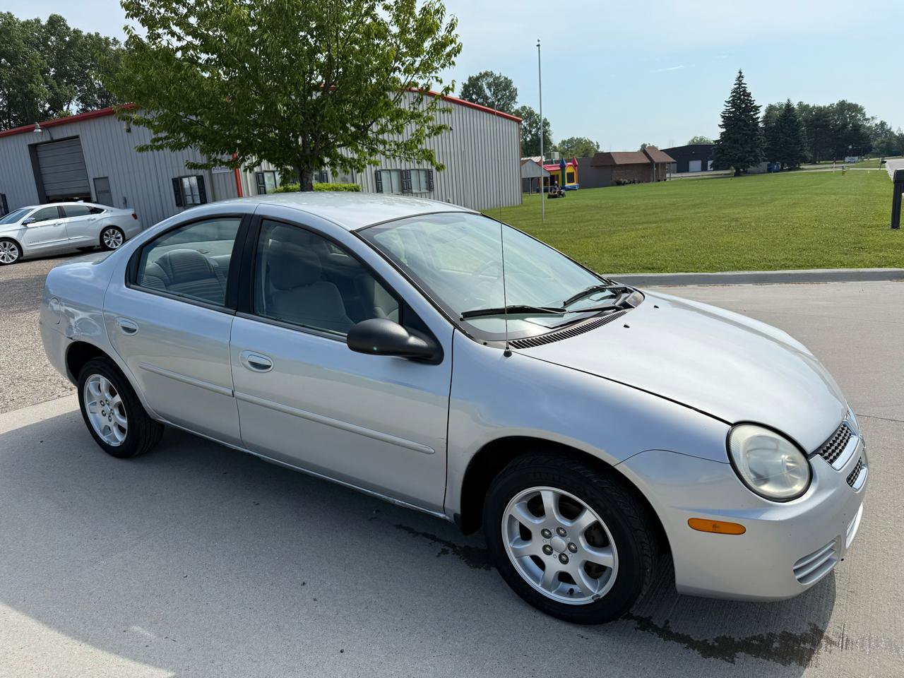 Used 2005 Dodge Neon SXT FWD image 1