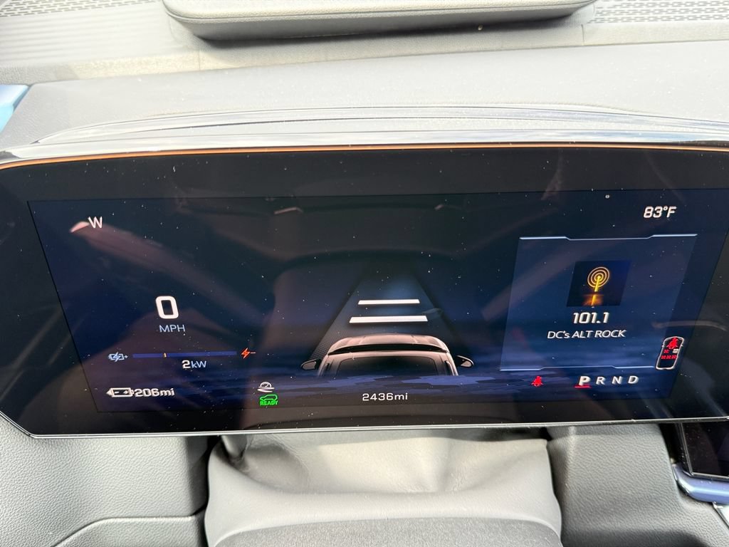 New 2026 Chevrolet Equinox EV LT w/ Convenience Package II FWD image 13