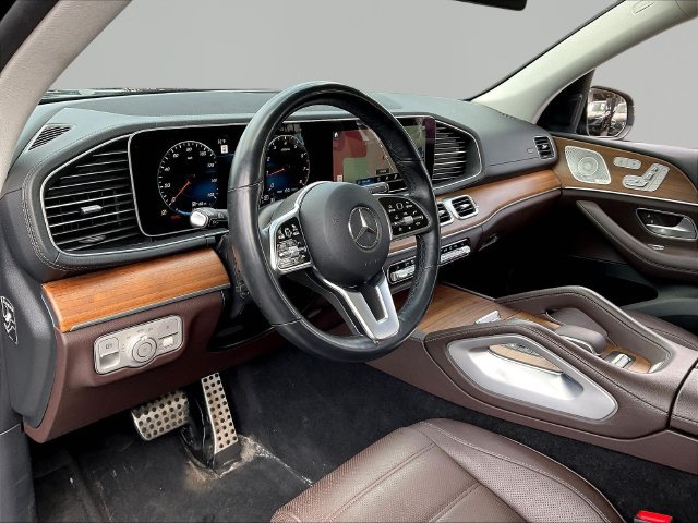 Used 2023 Mercedes-Benz GLS 450 4MATIC image 18