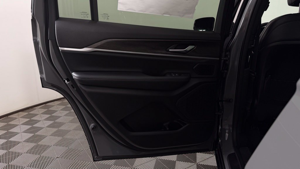 New 2027 Jeep Grand Cherokee L Limited AWD/4WD image 28