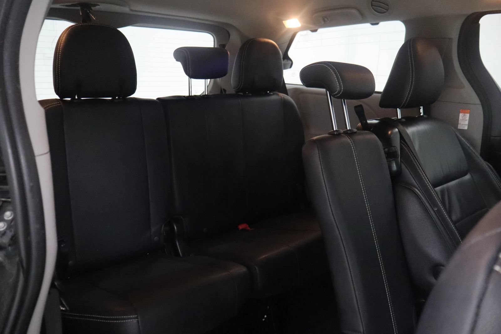 Used 2017 Toyota Sienna SE Premium FWD image 20