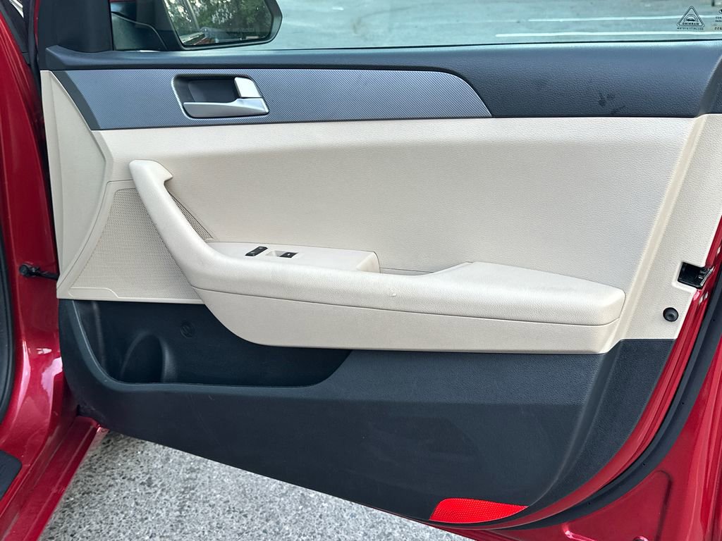 Used 2017 Hyundai Sonata SE FWD image 11