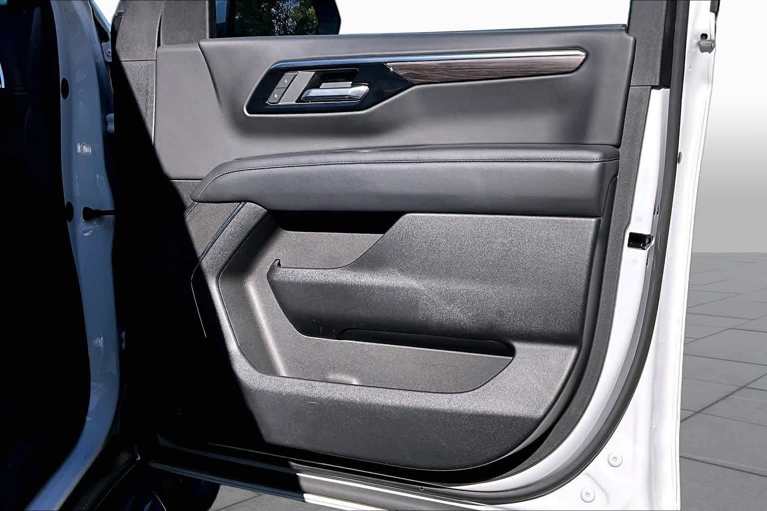 Used 2025 Chevrolet Tahoe LT AWD/4WD image 23