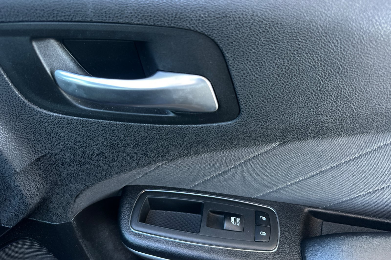 Used 2019 Dodge Charger SXT RWD image 21