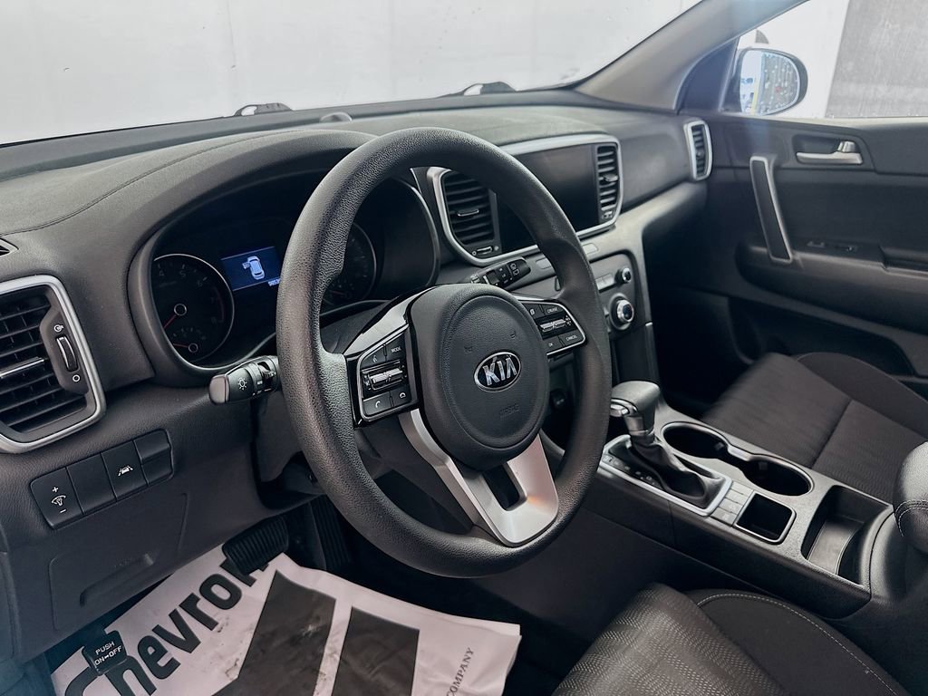 Used 2020 Kia Sportage LX image 9