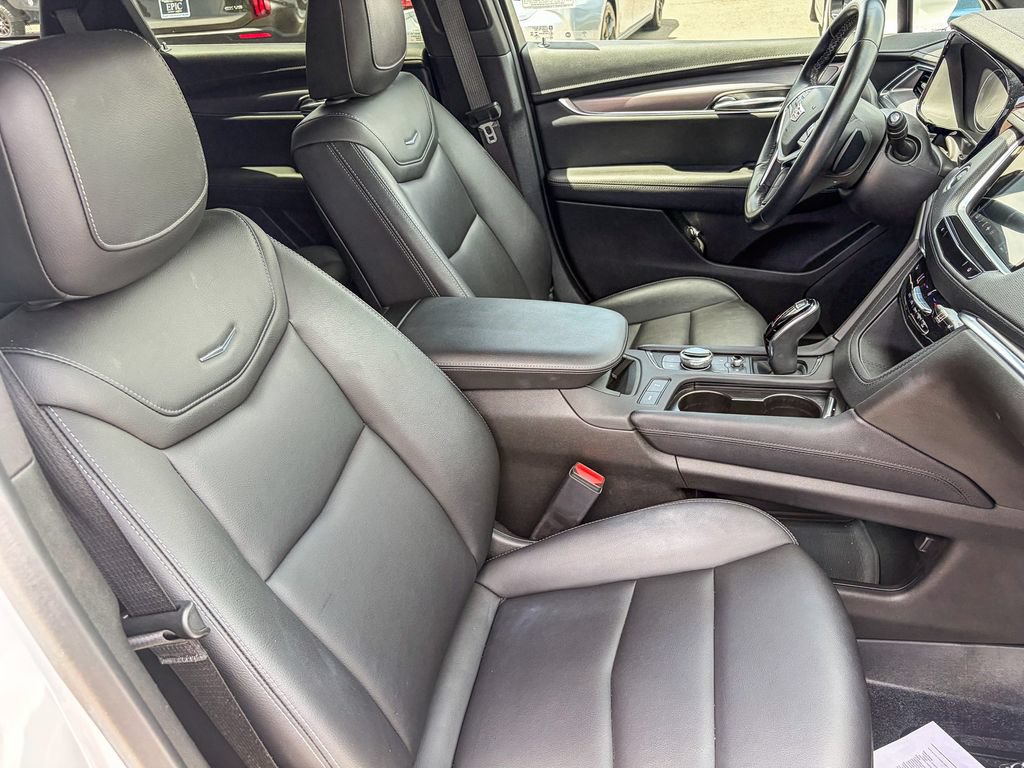 Certified 2023 Cadillac XT5 Luxury w/ LPO, Floor Liner Package FWD image 31