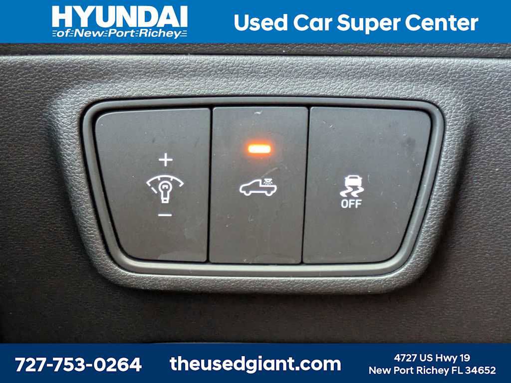 Used 2023 Hyundai Santa Cruz SE AWD/4WD image 24