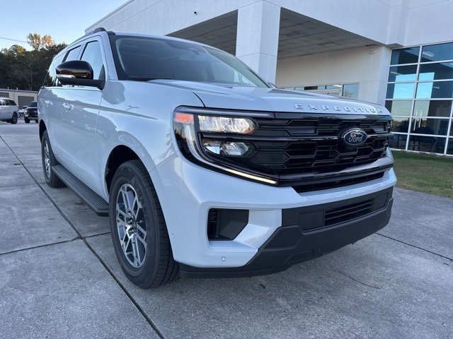 New 2025 Ford Expedition Active image 1