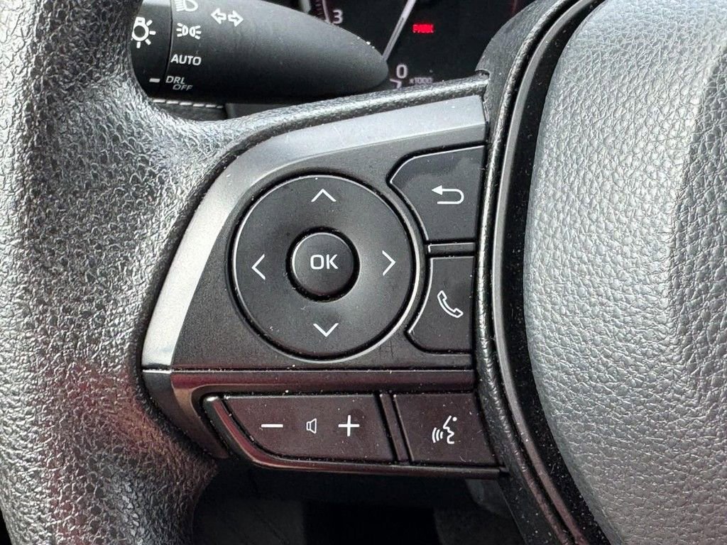 Used 2025 Toyota RAV4 XLE image 17