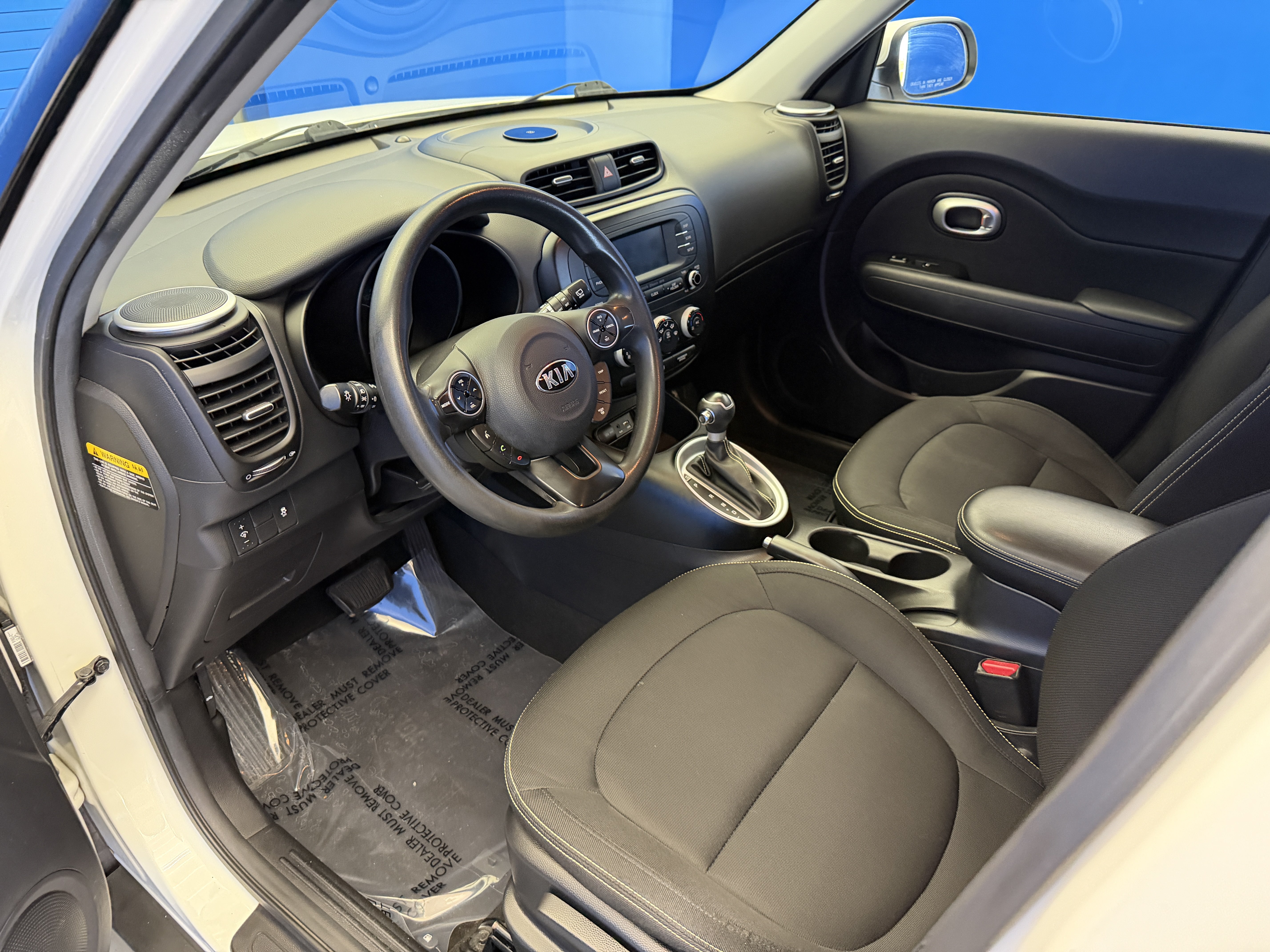 Used 2016 Kia Soul + FWD image 11