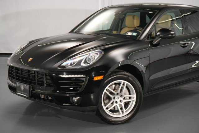 Used 2018 Porsche Macan AWD/4WD image 3