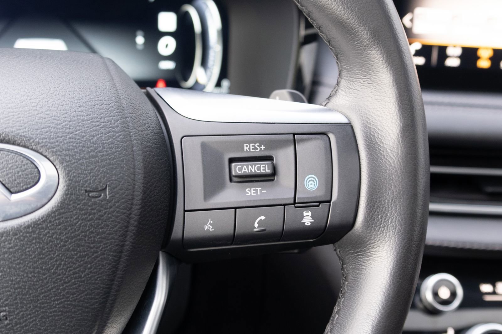 Used 2024 INFINITI QX60 Luxe AWD/4WD image 9