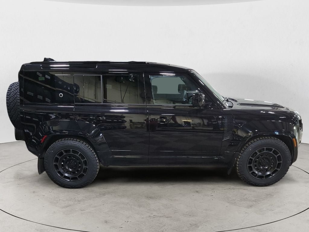 New 2026 Land Rover Defender 110 OCTA AWD/4WD image 6