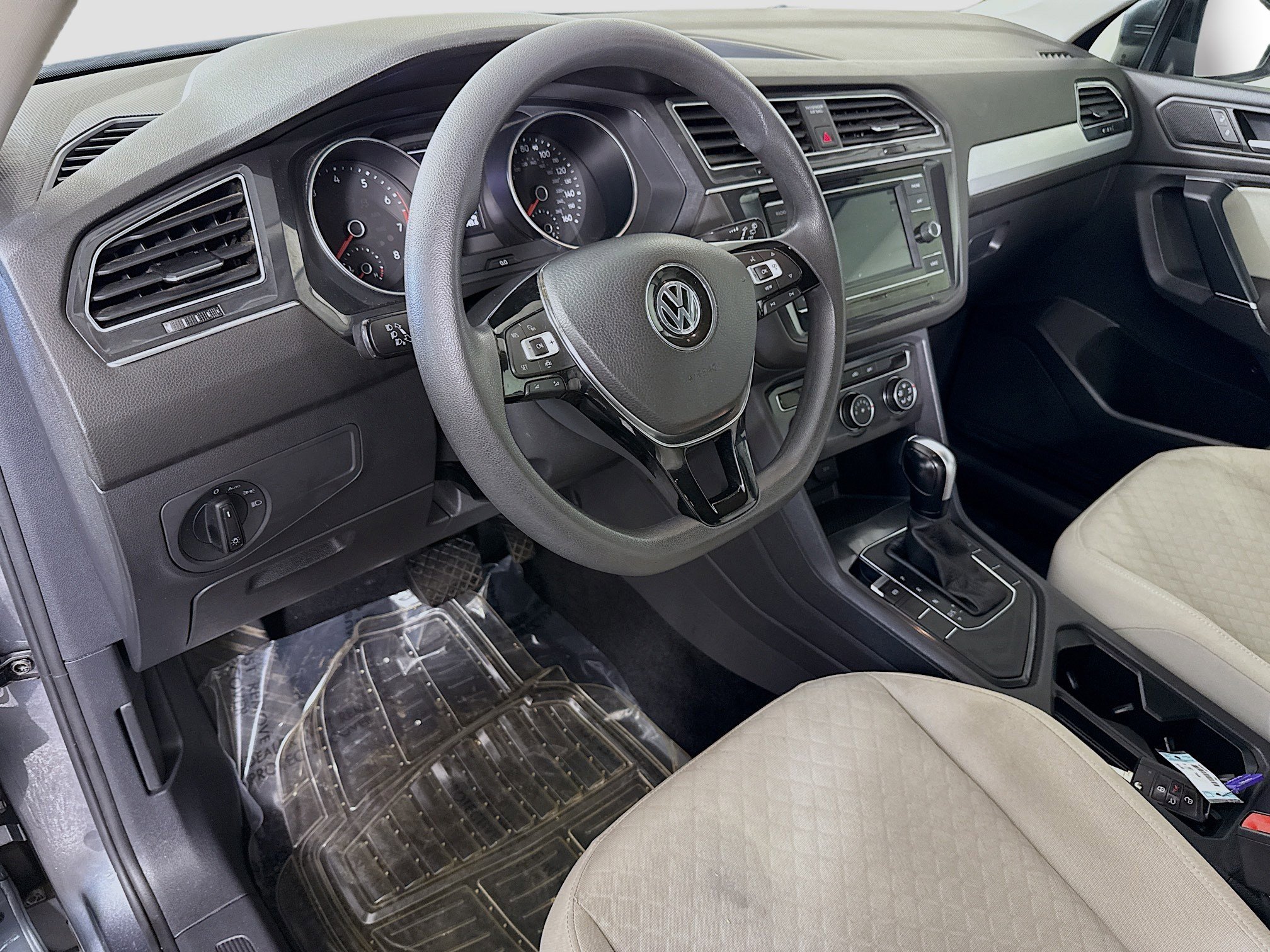 Used 2020 Volkswagen Tiguan S image 22