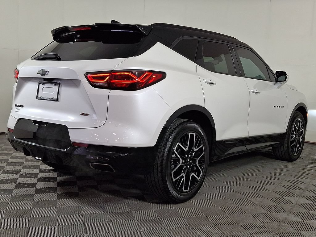 Used 2023 Chevrolet Blazer RS w/ Driver Confidence II Package FWD image 9