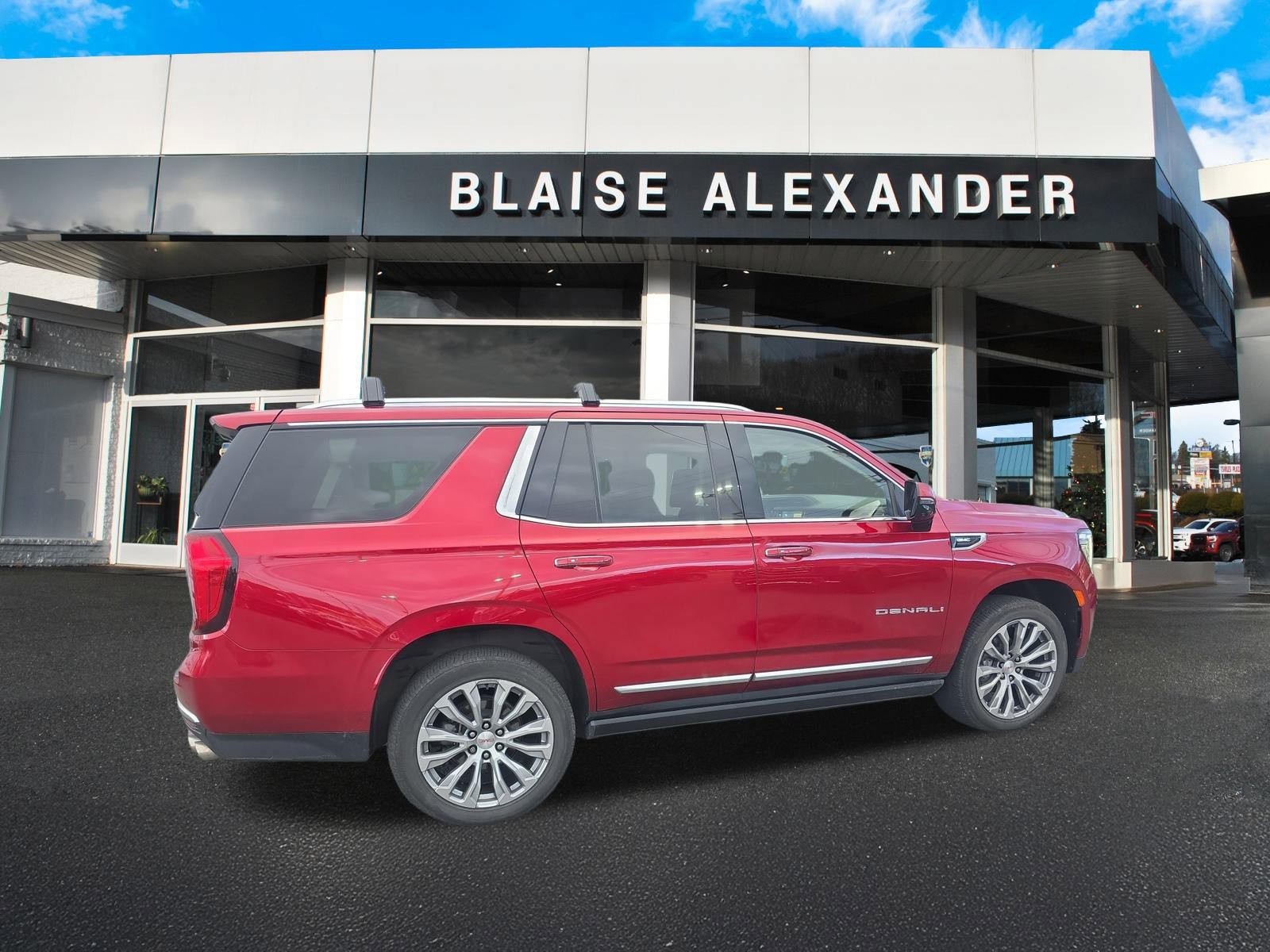 Used 2021 GMC Yukon Denali w/ Denali Ultimate Package image 4