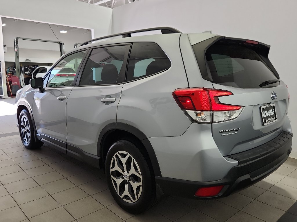 Used 2021 Subaru Forester Premium image 5