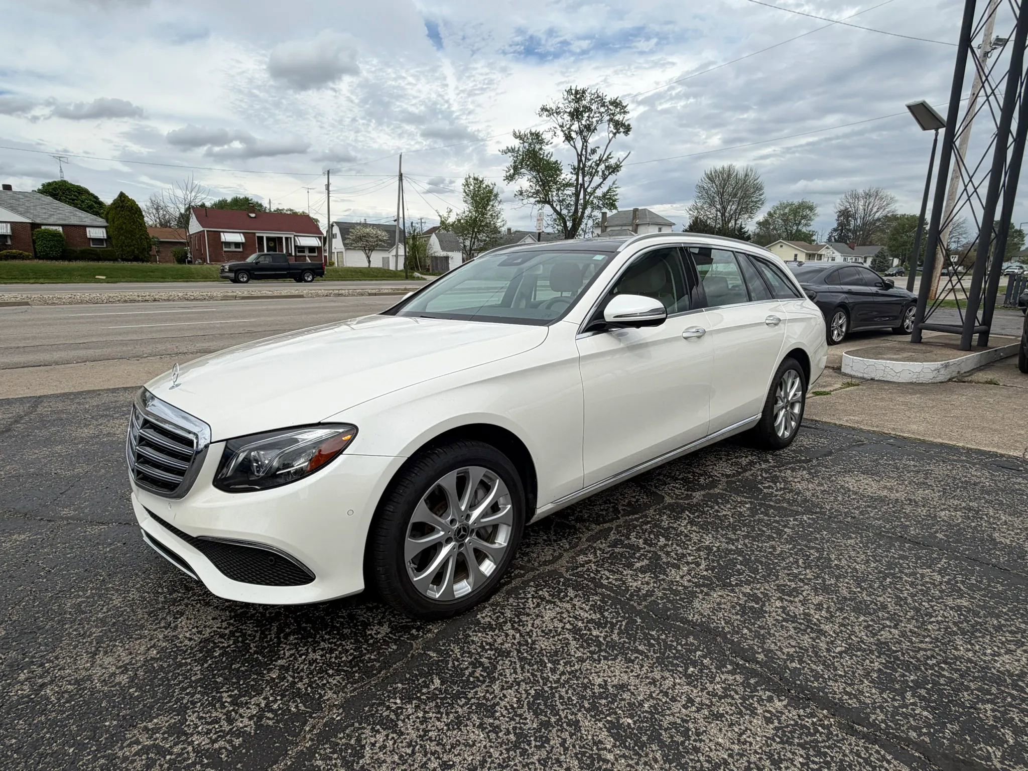 Used 2019 Mercedes-Benz E 450 4MATIC Wagon image 4