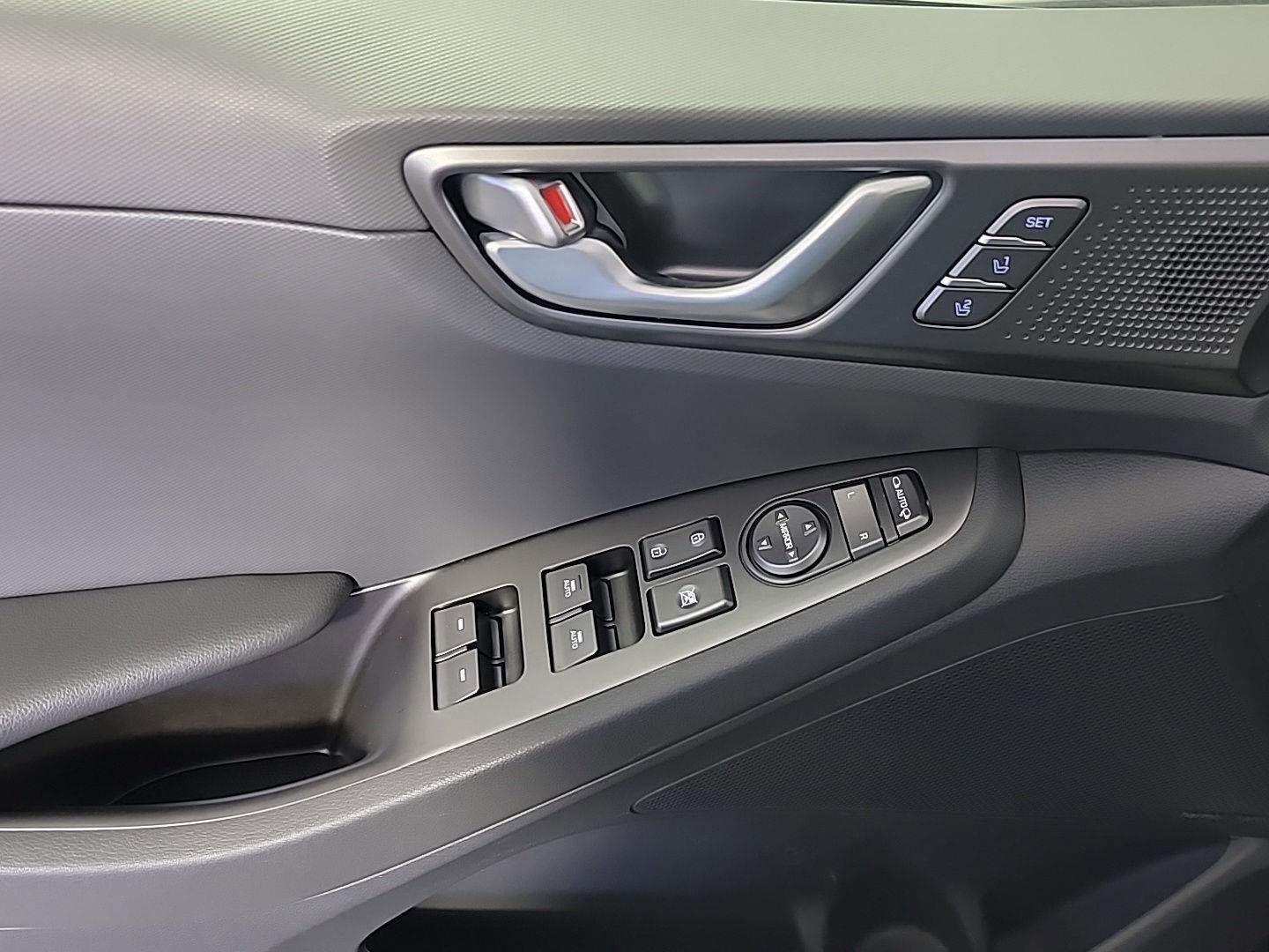 Used 2020 Hyundai Ioniq Limited image 32