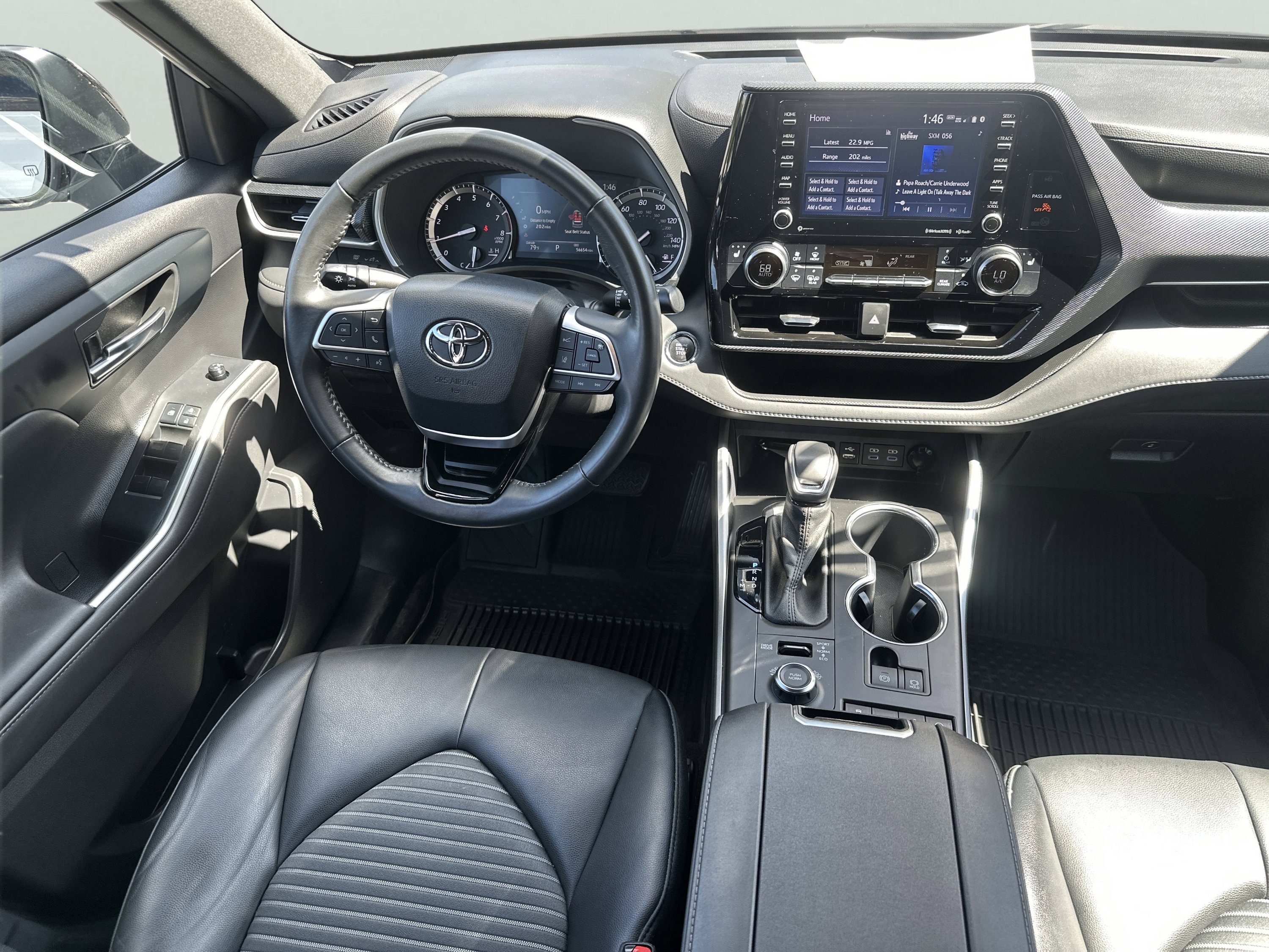 Used 2022 Toyota Highlander XSE image 16