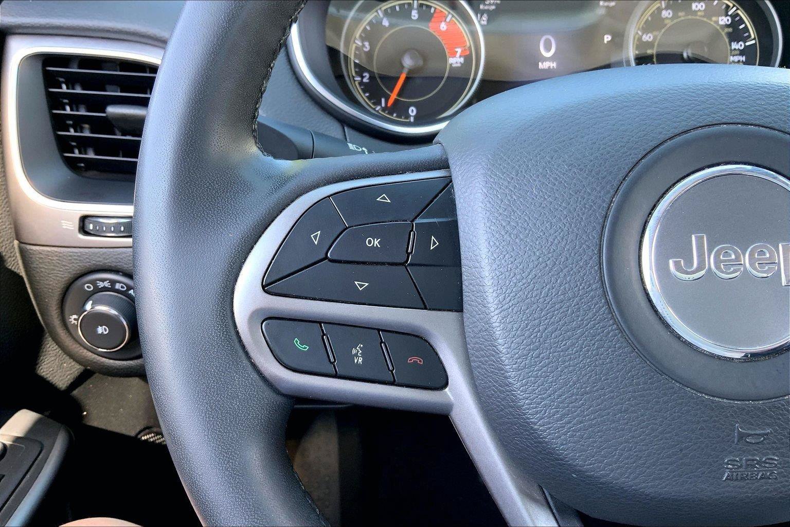 Used 2022 Jeep Cherokee Latitude Lux w/ Sun & Sound Group FWD image 17