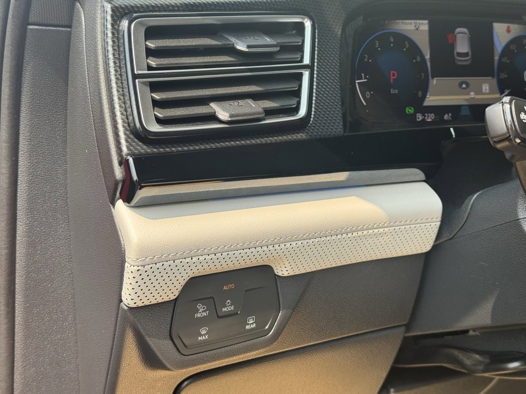 Used 2025 Volkswagen Atlas Cross Sport SEL Premium R-Line image 25