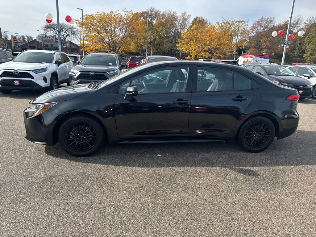 Used 2021 Toyota Corolla LE image 4